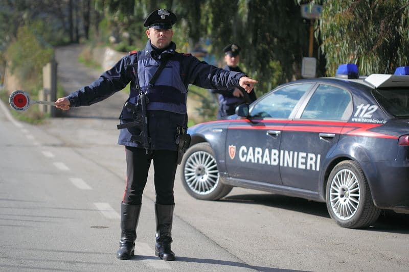 Nerviano, intervengono i carabinieri