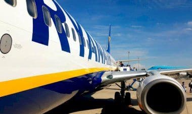 Allarme bomba in aereo Ryanair decollato da Cracovia. Arrestati due passeggeri