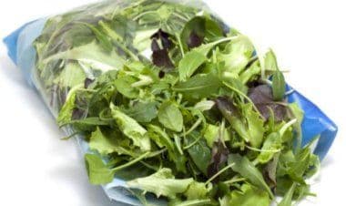Insalata in busta ritirata in Italia: rischi per la salute