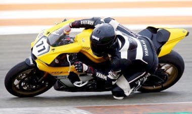 Castronno (Va). Motocicletta rasoterra!