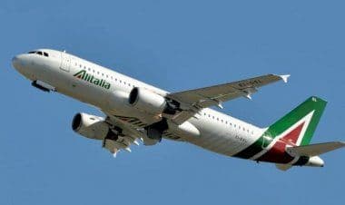 Alitalia, Assoutenti: salvataggi sono costati 384 euro a famiglia