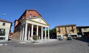 Fagnano Olona, donna soccorsa in piazza