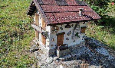 Premia, Carlo l'artista con la casetta sull'albero