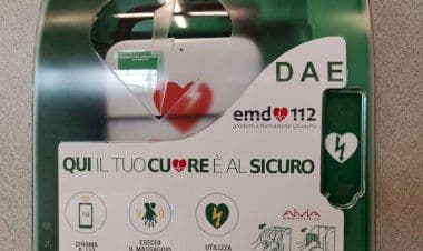 Cocquio Trevisago ha un nuovo defibrillatore. 