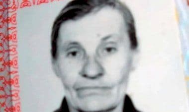 “È ancora viva!”: La nonna (81 anni) dichiarata morta cerca di scappare dall'obitorio.