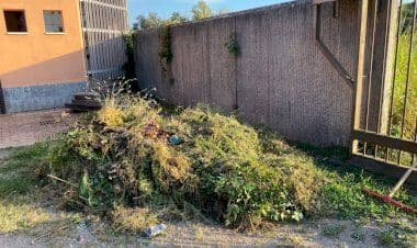 Casorate, pulizie straordinarie al cimitero