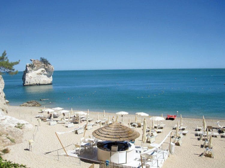 Turismo, in Italia solo il 42 per cento delle spiagge è libero e balneabile