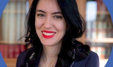 Scuola, il ministro Azzolina alle strette risponde male pure ai genitori dei disabili