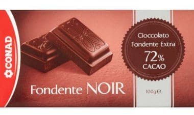 Frammenti di plastica dura, Ministero della Salute richiama cioccolato fondente noir : “Non consumatelo”.