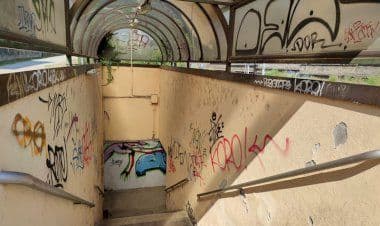 Somma, sottopassaggio ferroviario al palo