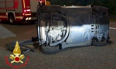 Luino (Va). Macchina capovolta sulla SP 61