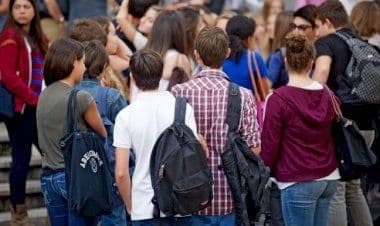 Azzolina:“Bussetti non ha nominato i supplenti”