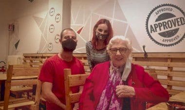 Gavirate. Le polpette al sugo durante la festa dei nonni