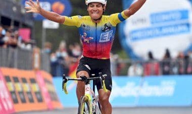 103° Giro d’Italia: sull’Etna vince Caicedo