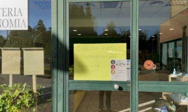 Somma, altra attività chiusa in via Visconti