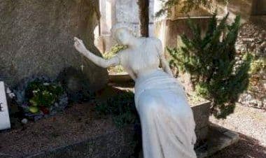 Casorate Sempione i volontari hanno pulito il Cimitero. 