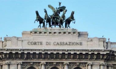Cassazione e condomini molesti: lo sfratto ora è più facile per chi disturba i vicini.