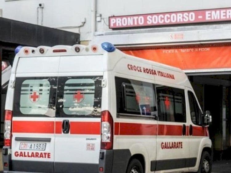 Samarate: uomo caduto in via Contardo Ferrini