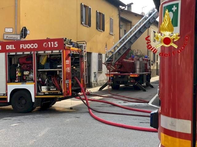 Cocquio Trevisago, incendio ad un edificio