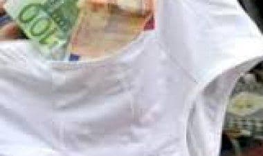 74enne italiano attraversa il confine con 91mila euro nascosti nelle mutande