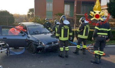 Fagnano Olona, incidente in via Dante. Intervengono i vigili del fuoco