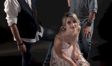 Cover di  Gothie “Somebody that I used to know”.