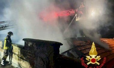 Lonate, incendio in via Bolivia