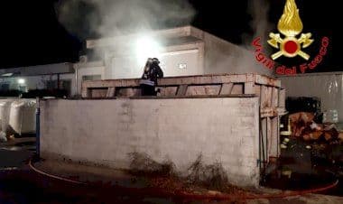Tradate, Mozzate, incendio nella notte in un'azienda