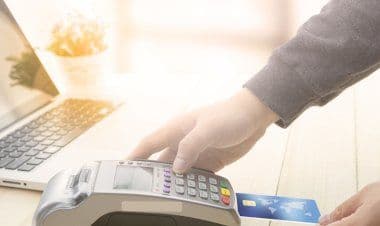 Consumatori su Cashback: esercenti rifiutano pagamenti con carta