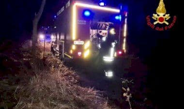 Besnate, roulotte in fuoco