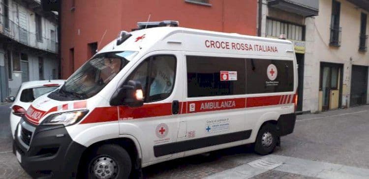 Somma Lombardo, ambulanza in via Giovane Italia