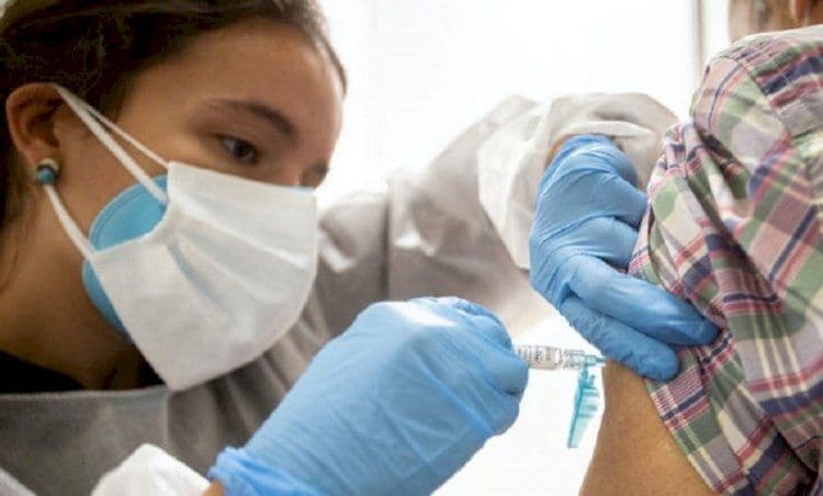 Vaccini anti Covid-19, Lombardia prima regione con oltre 100.000 fatti