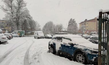 Somma, nevica ma non si vedono spazzaneve