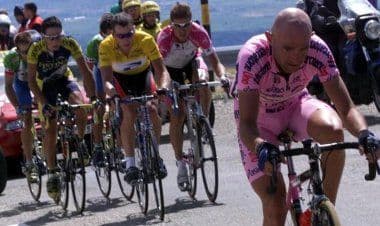 Venduta all'asta per 66mila euro la bici di Marco Pantani del Tour de France 2000