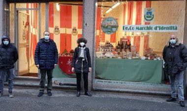Trecate, nel centro storico una vetrina dedicata al marchio De.Co