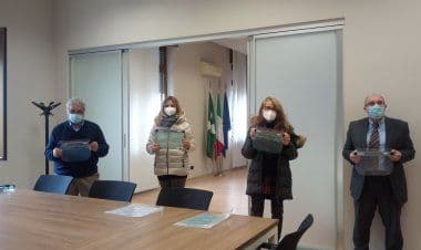 Busto, 200 visiere donate  da CAOS agli Ospedali dell’ASST Valle Olona