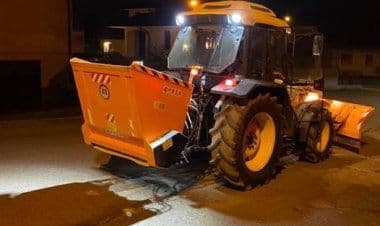 Castronno, il sindaco Gabri al lavoro, piano neve