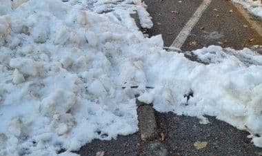 Somma. Neve sui marciapiedi fino a quando?
