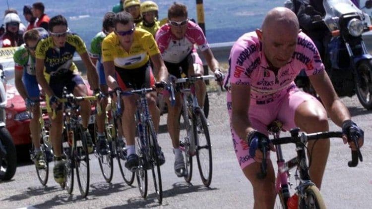 Venduta all'asta per 66mila euro la bici di Marco Pantani del Tour de France 2000