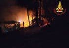 Arcisate, incendio a un capanno