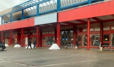 Market che vendono a Busto Arsizio in Zona Rossa nonostante i divieti