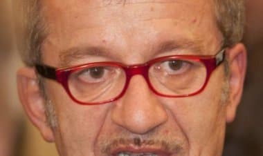 Varese, Roberto Maroni ricoverato