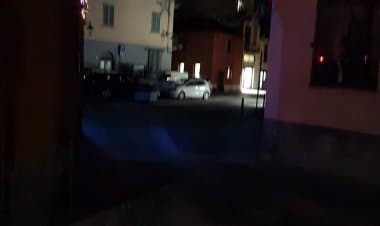 Somma, piazza del Pozzo al buio