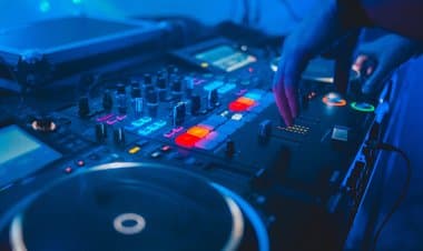 Laveno Mombello (Va), Dj Joe T Vannelli  live dal Sasso del Ferro