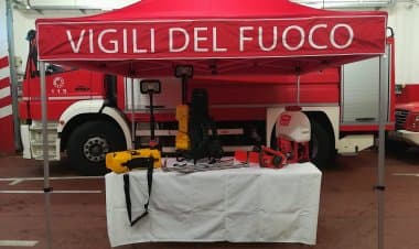 Luino. Fornite attrezzature ai Vigili del Fuoco