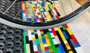 Sesto Calende prima rampa in mattoncini colorati. 