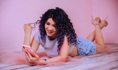 San Valentino ai tempi del Covid, l’amore corre sui siti di dating