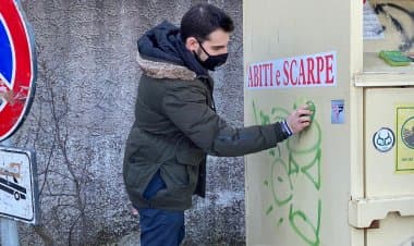 Varese, i giovani leghisti ripuliscono i graffiti in città
