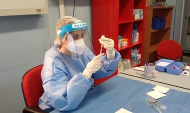 Vaccini, gli utenti italiani lottano contro le fake news