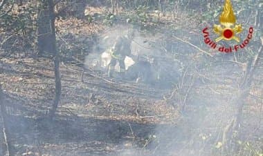 Incendio in Valganna (VA) ,auto in fiamme